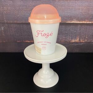 DW Home Froze Scented Candle